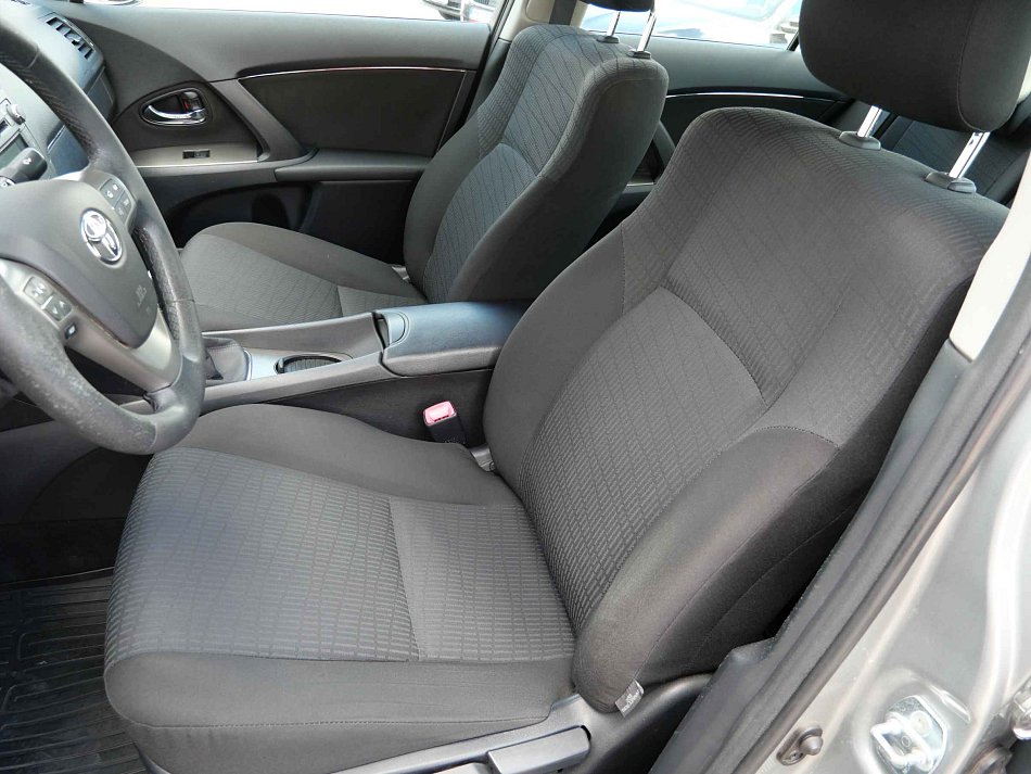 Toyota Avensis 1.8i 