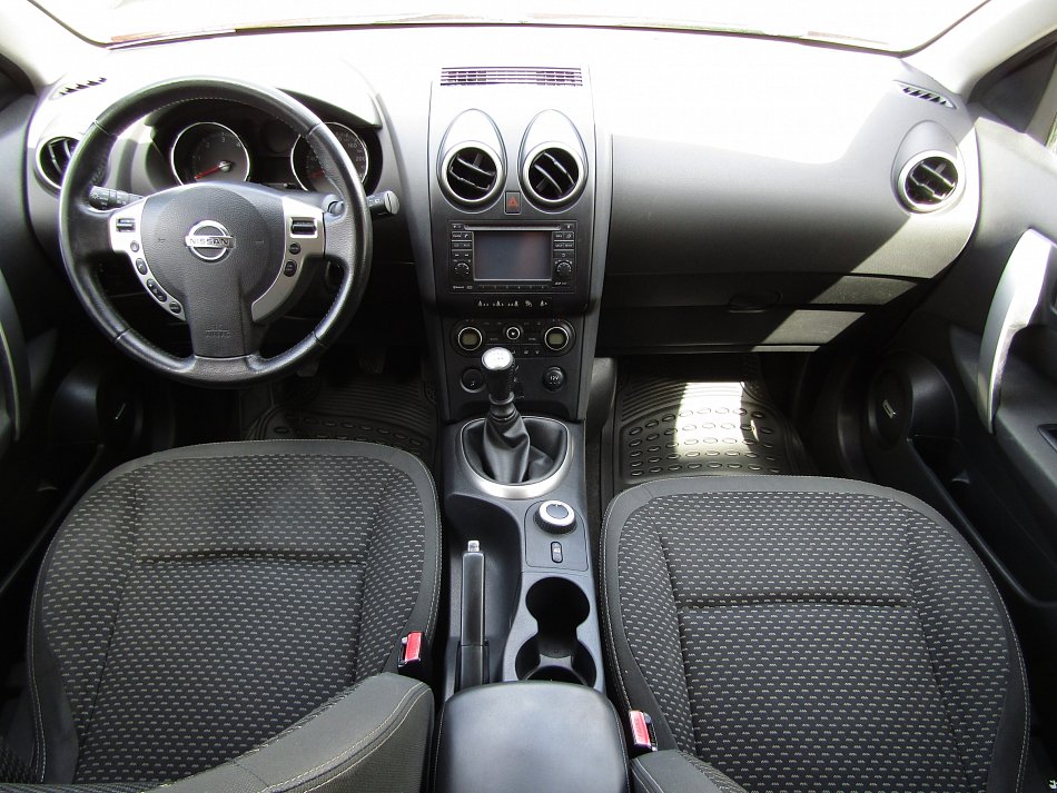 Nissan Qashqai 2.0 dCi  4x4, 7míst