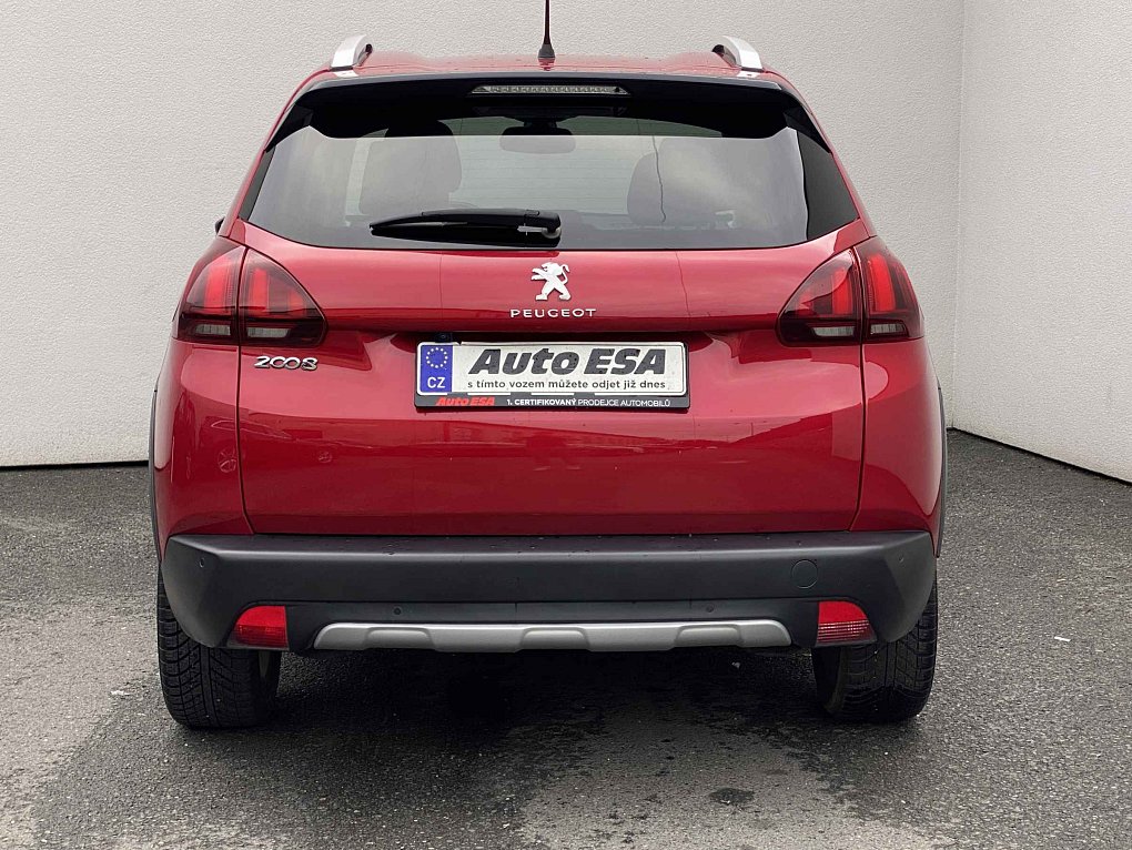 Peugeot 2008 1.2 PT Crossway