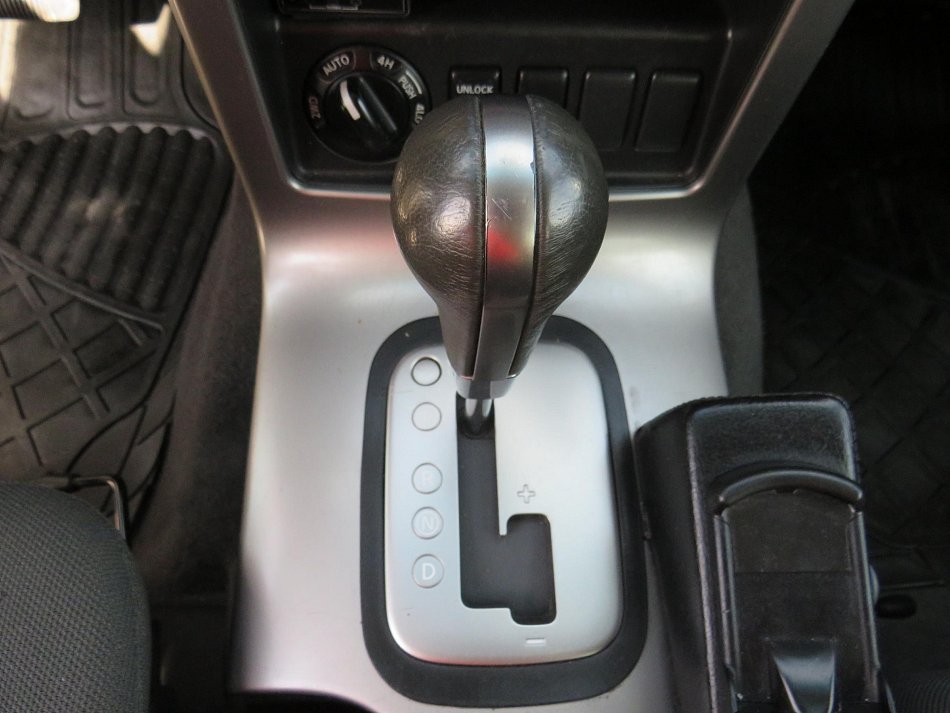 Nissan Pathfinder 2.5DCi  4x4, 7míst