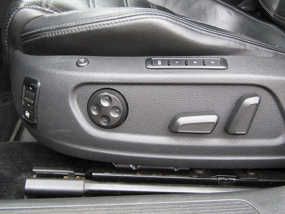 Volkswagen Passat CC 2.0 TDi 