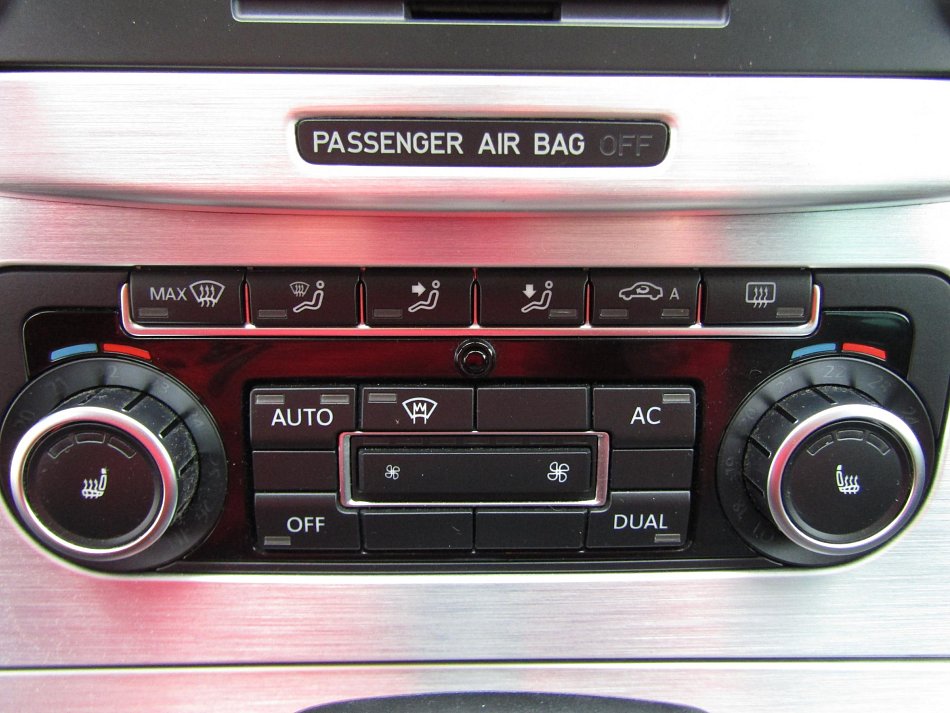 Volkswagen Passat CC 2.0 TDi 