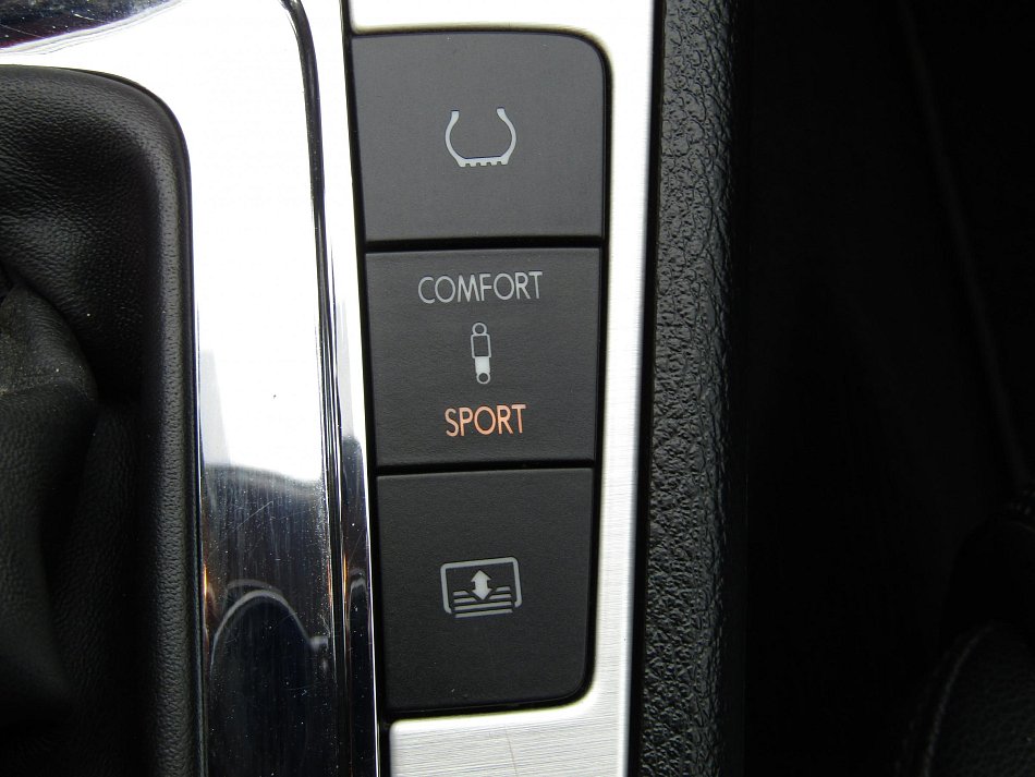 Volkswagen Passat CC 2.0 TDi 