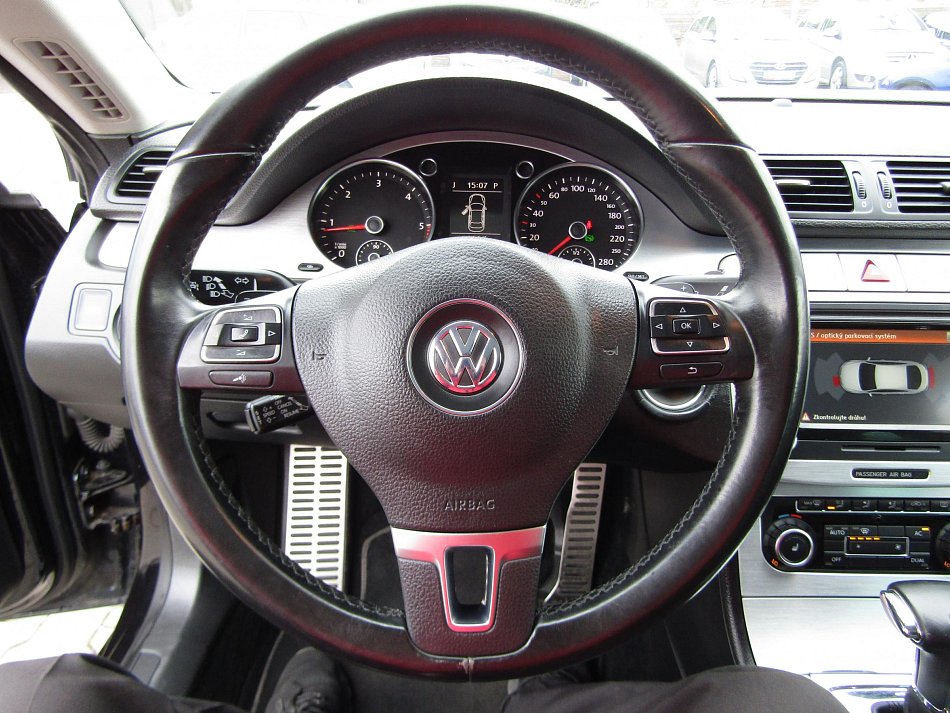 Volkswagen Passat CC 2.0 TDi 