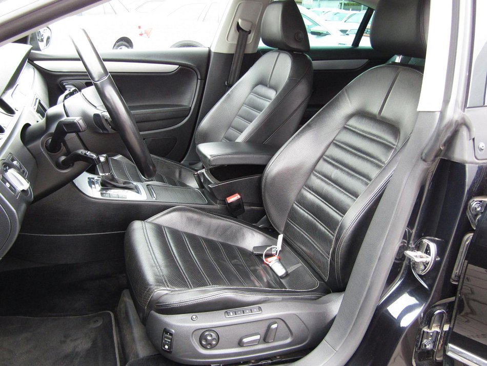 Volkswagen Passat CC 2.0 TDi 