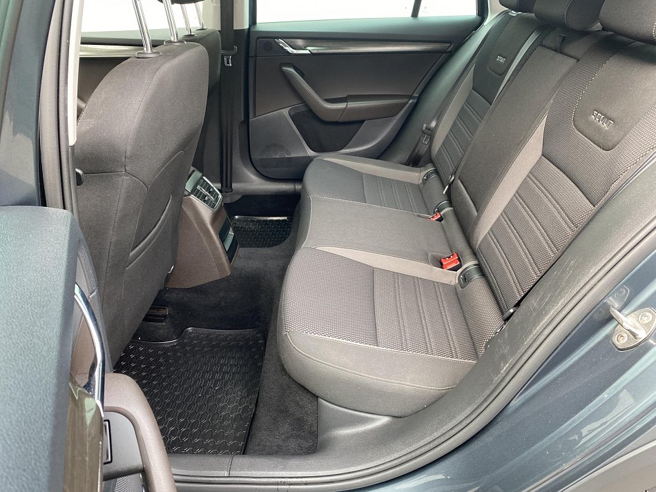 Škoda Octavia III 2.0 TDi Scout 4x4