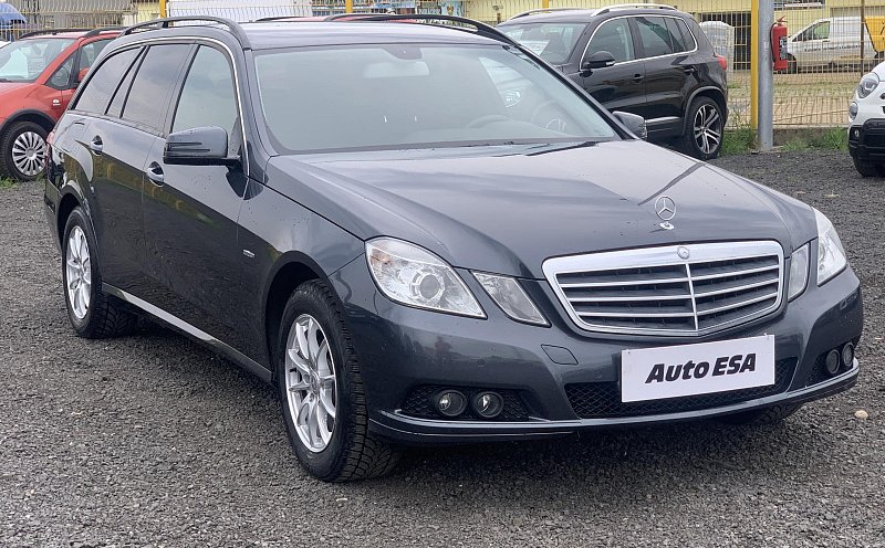 Mercedes-Benz Třída E 1.8K  E200