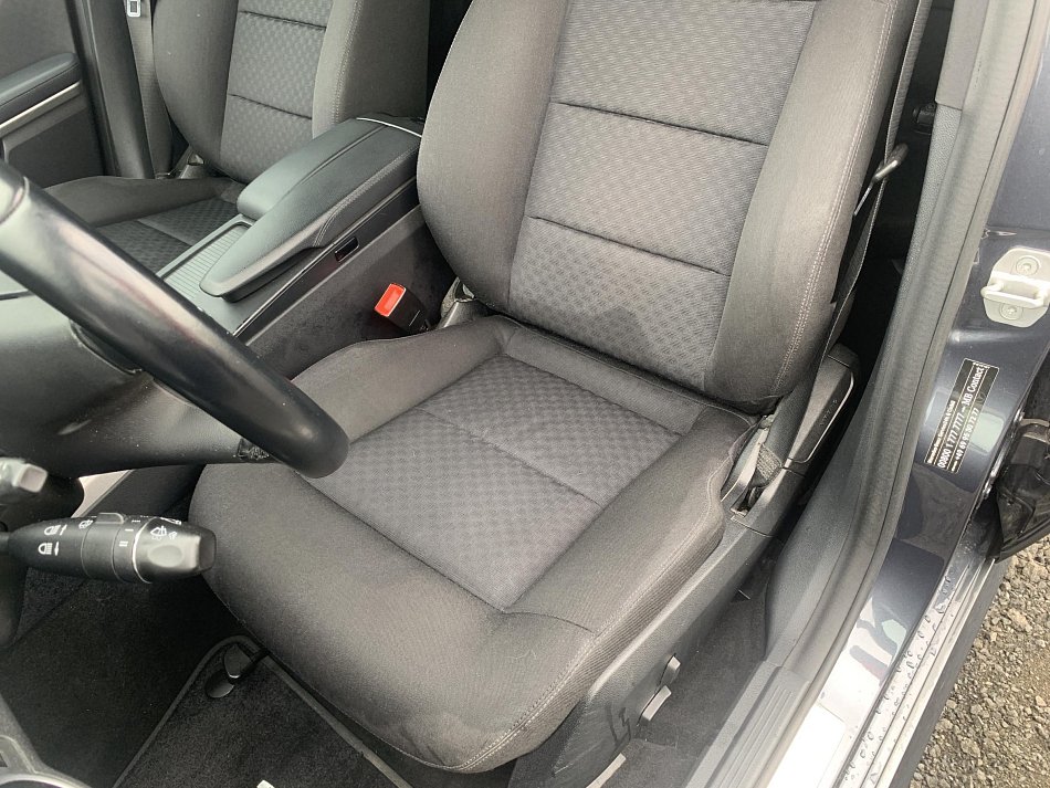 Mercedes-Benz Třída E 1.8K  E200