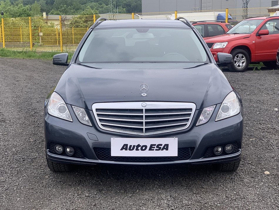 Mercedes-Benz Třída E 1.8K  E200
