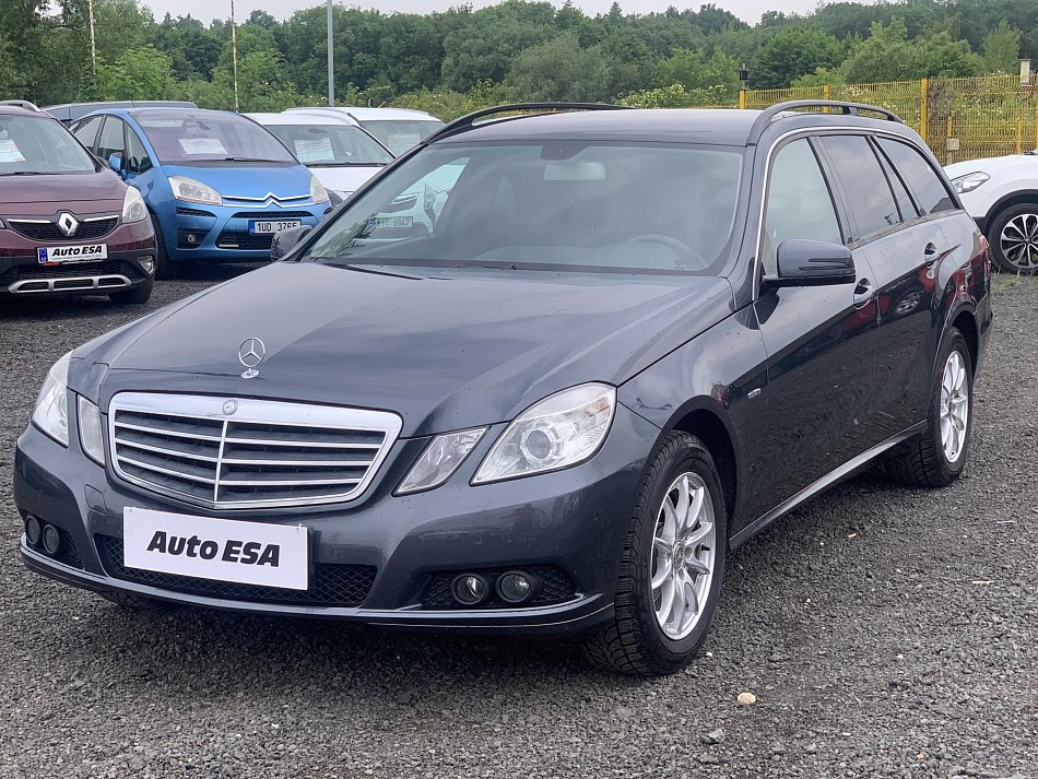 Mercedes-Benz Třída E 1.8K  E200