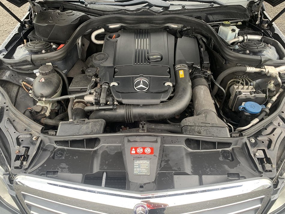 Mercedes-Benz Třída E 1.8K  E200