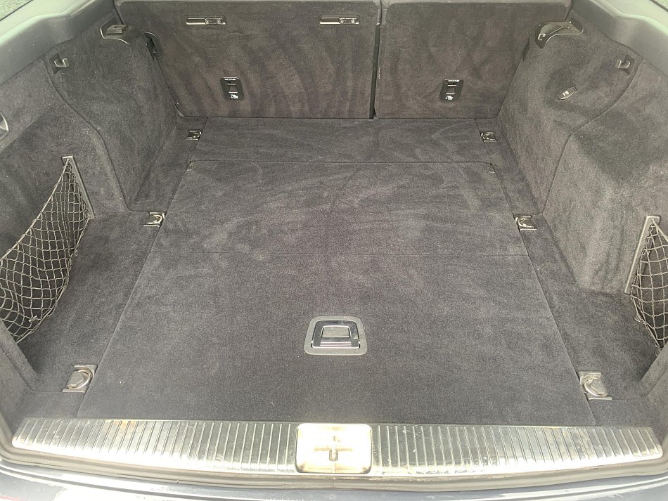 Mercedes-Benz Třída E 1.8K  E200