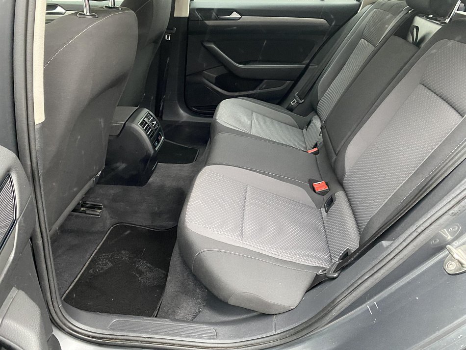 Volkswagen Passat 1.6 TDi 