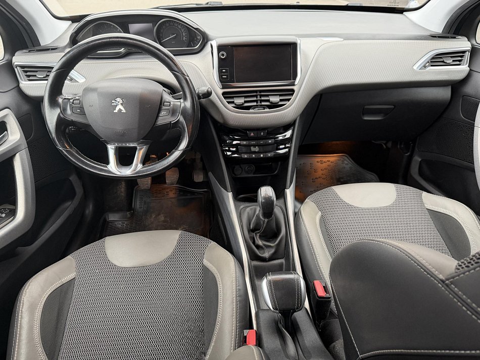 Peugeot 2008 1.2PT 