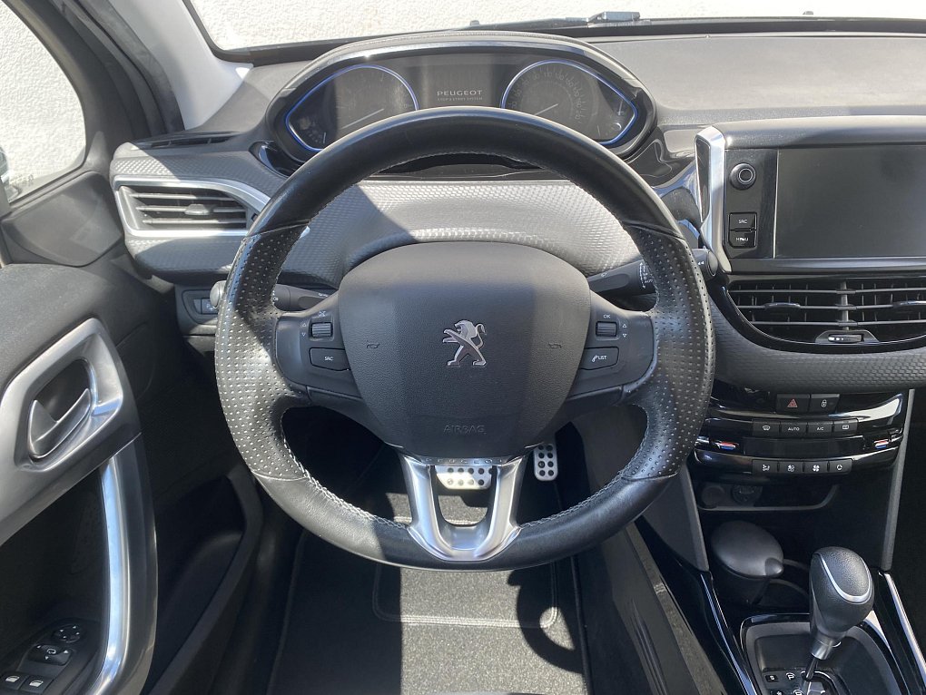 Peugeot 2008 1.2PT Crossway