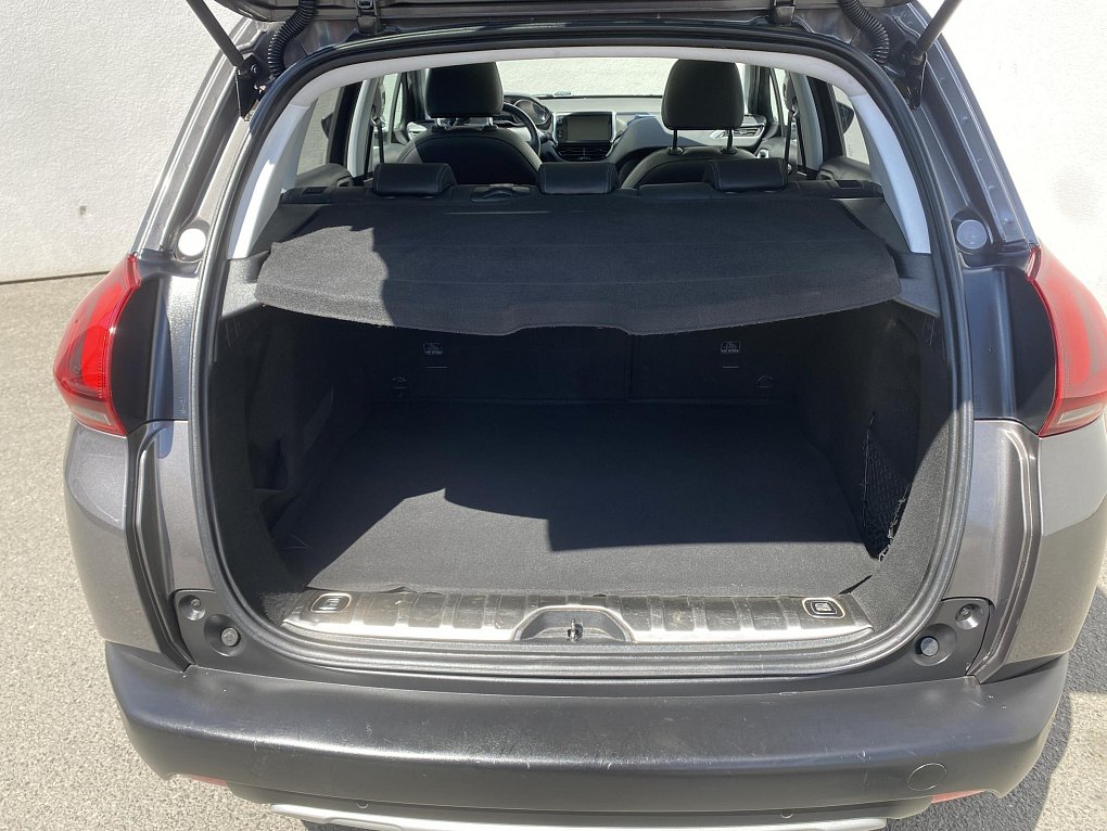 Peugeot 2008 1.2PT Crossway