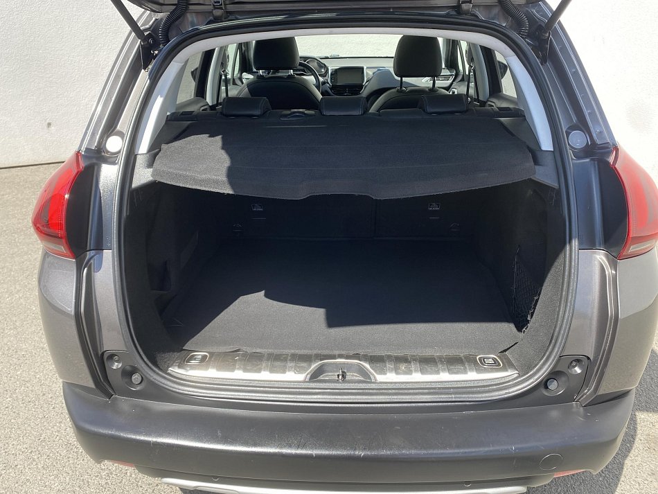 Peugeot 2008 1.2PT Crossway