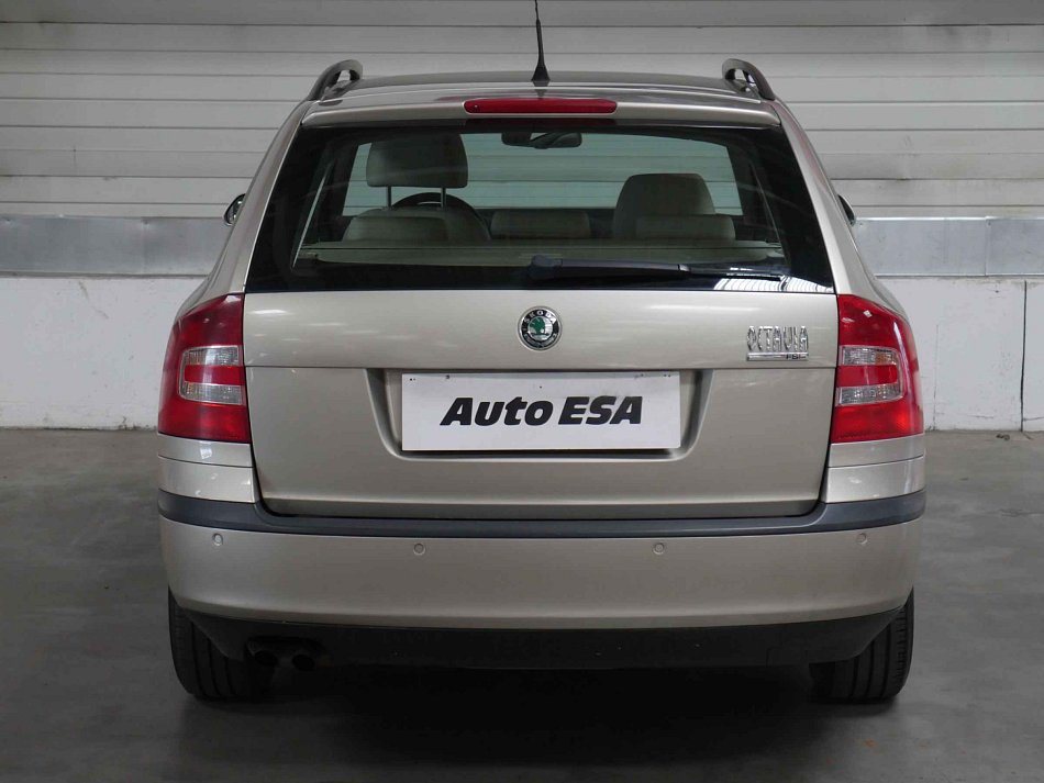 Škoda Octavia II 2.0 i 