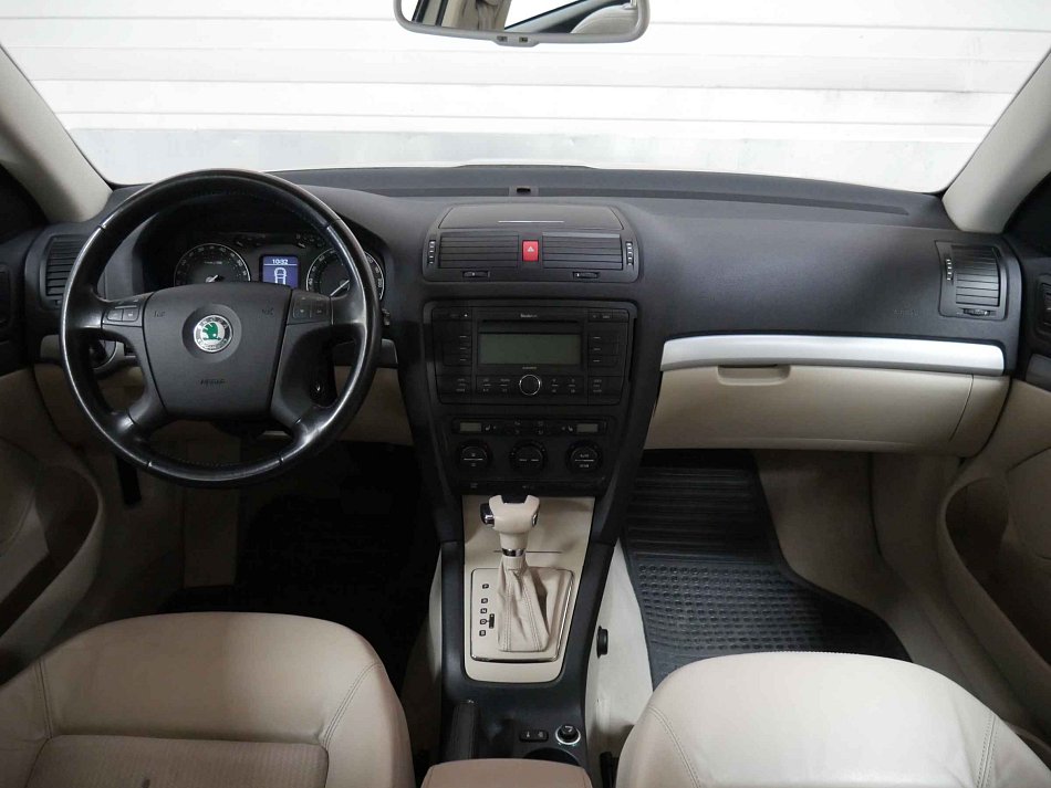 Škoda Octavia II 2.0 i 