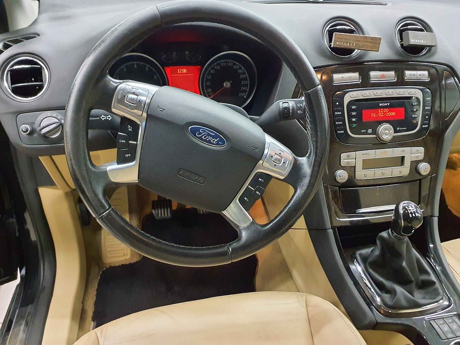 Ford Mondeo 2.0i 