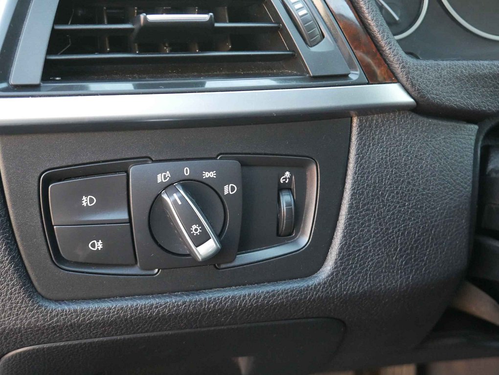 BMW Řada 3 2.0i  328i