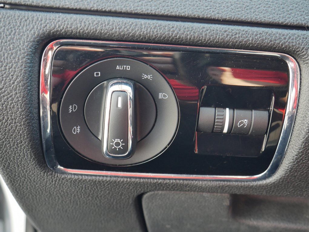Škoda Superb II 2.0 TDi Elegance