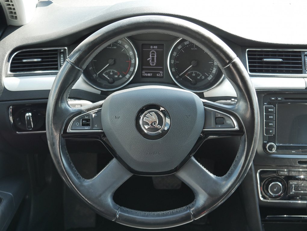 Škoda Superb II 2.0 TDi Elegance