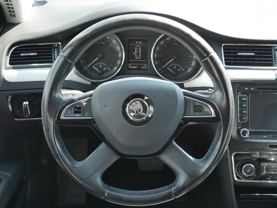 Škoda Superb II 2.0 TDi Elegance