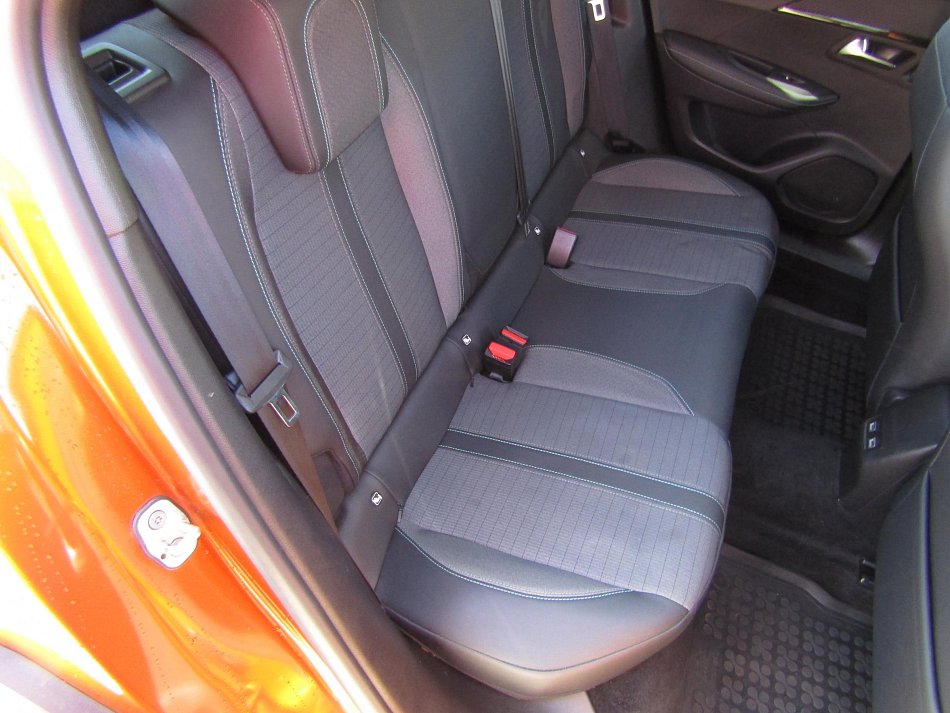 Peugeot 2008 1.5 HDi 