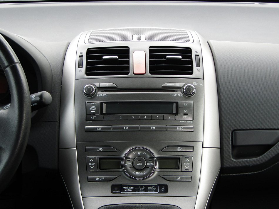 Toyota Auris 1.6 VVT-i 