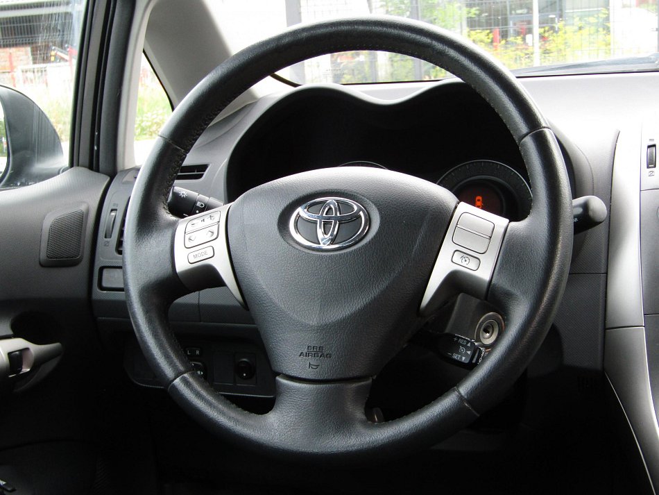Toyota Auris 1.6 VVT-i 
