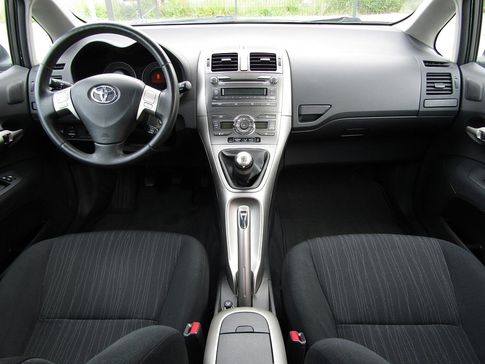 Toyota Auris 1.6 VVT-i 