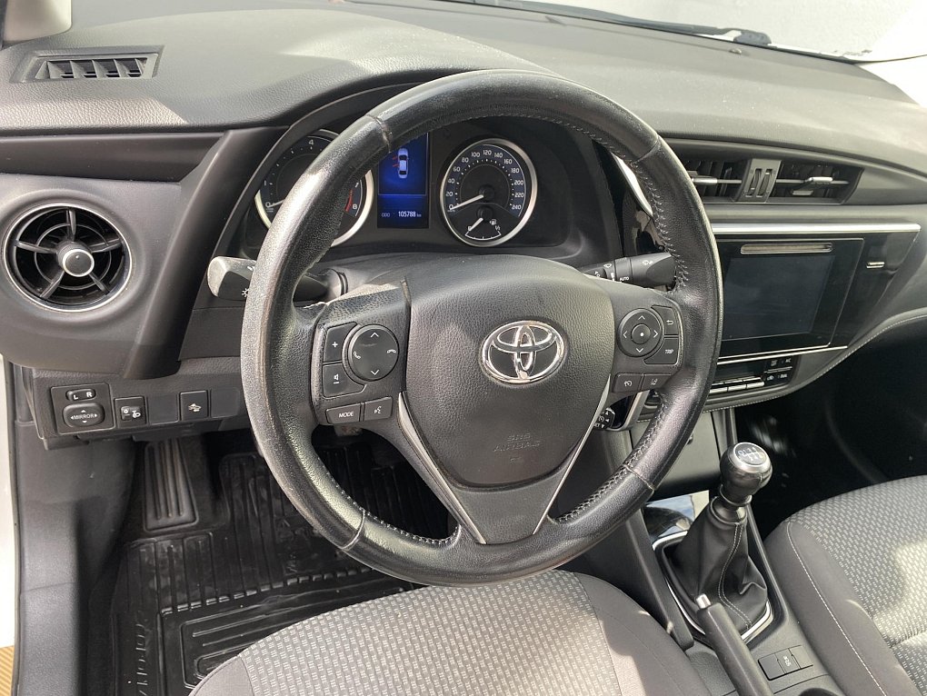 Toyota Corolla 1.6 i 