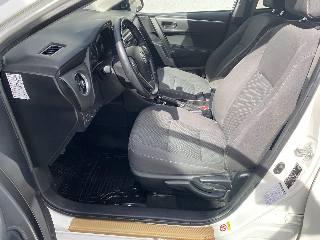 Toyota Corolla 1.6 i 