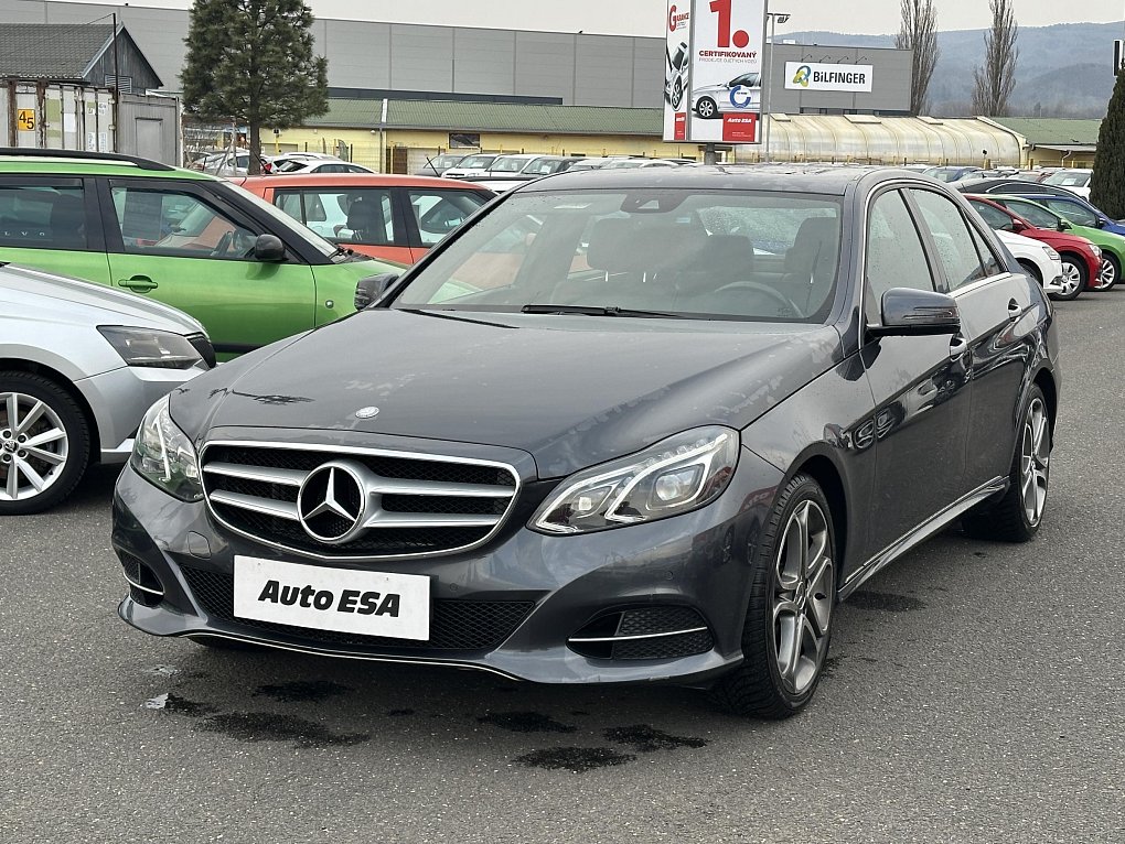 Mercedes-Benz Třída E 2.2CDi 