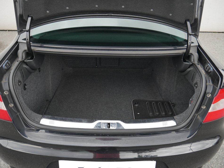 Škoda Superb II 2.0 TDi Ambition