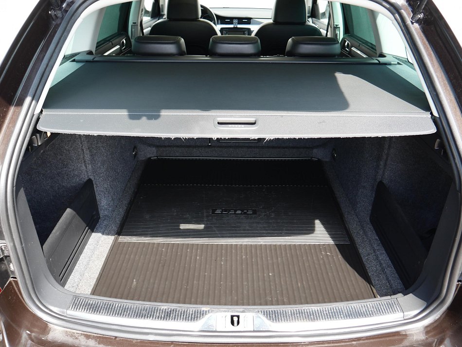 Škoda Superb II 1.6 TDi Elegance