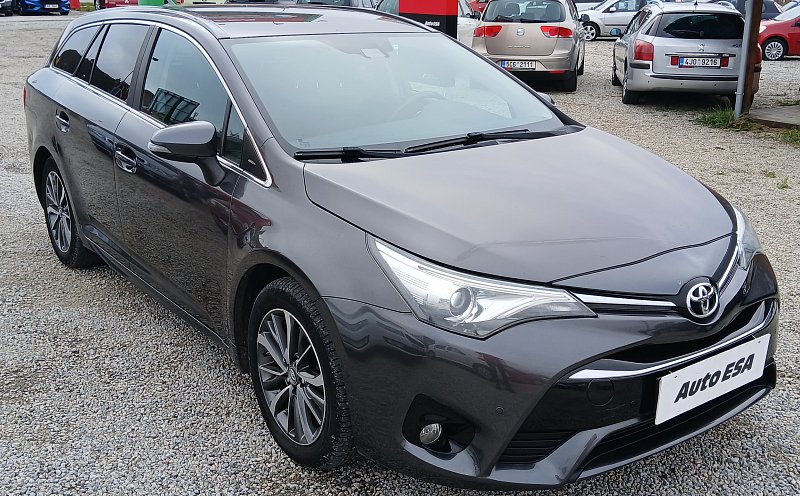 Toyota Avensis 2.0 D-4D Trend