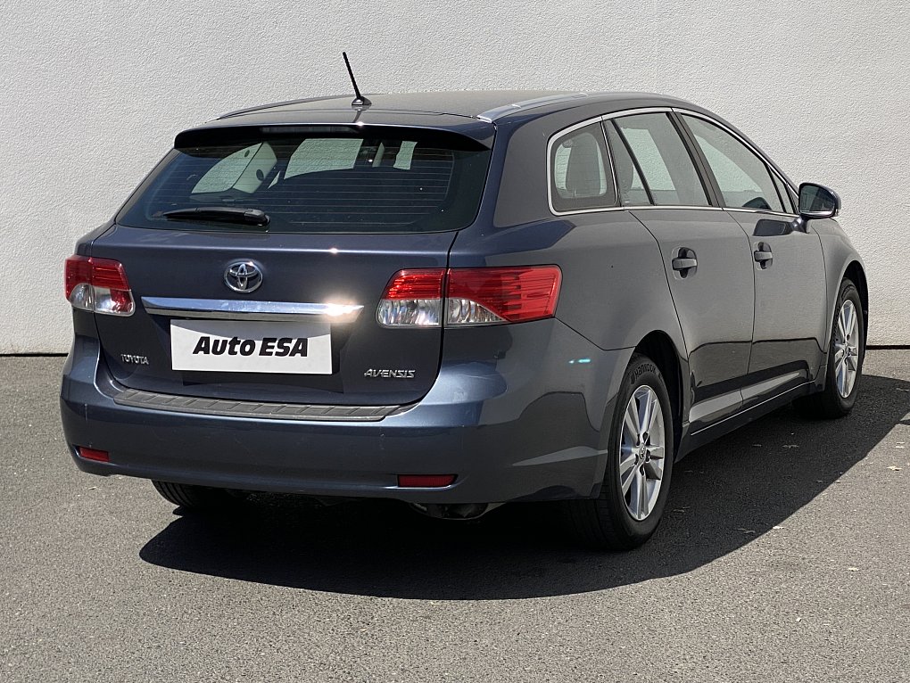 Toyota Avensis 1.8i 