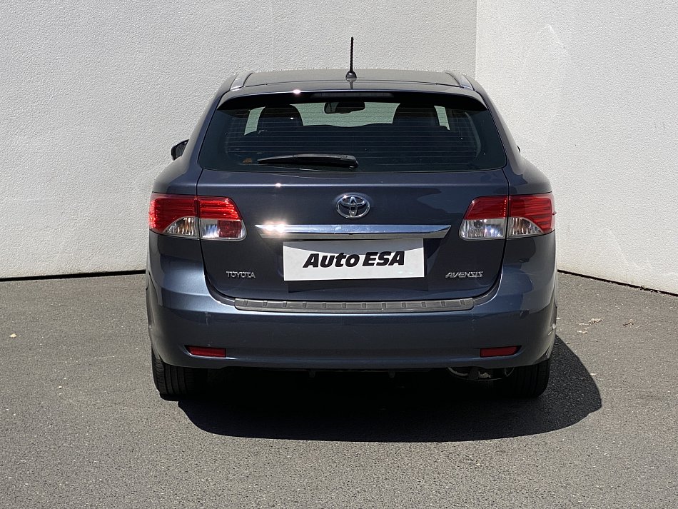 Toyota Avensis 1.8i 