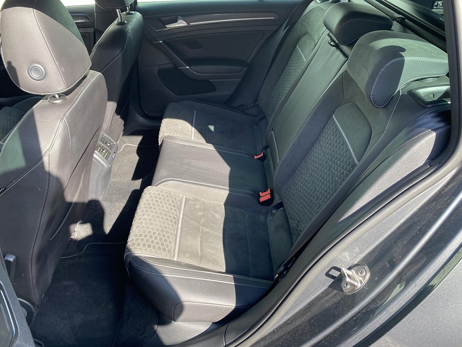 Volkswagen Golf 2.0TDi GTD