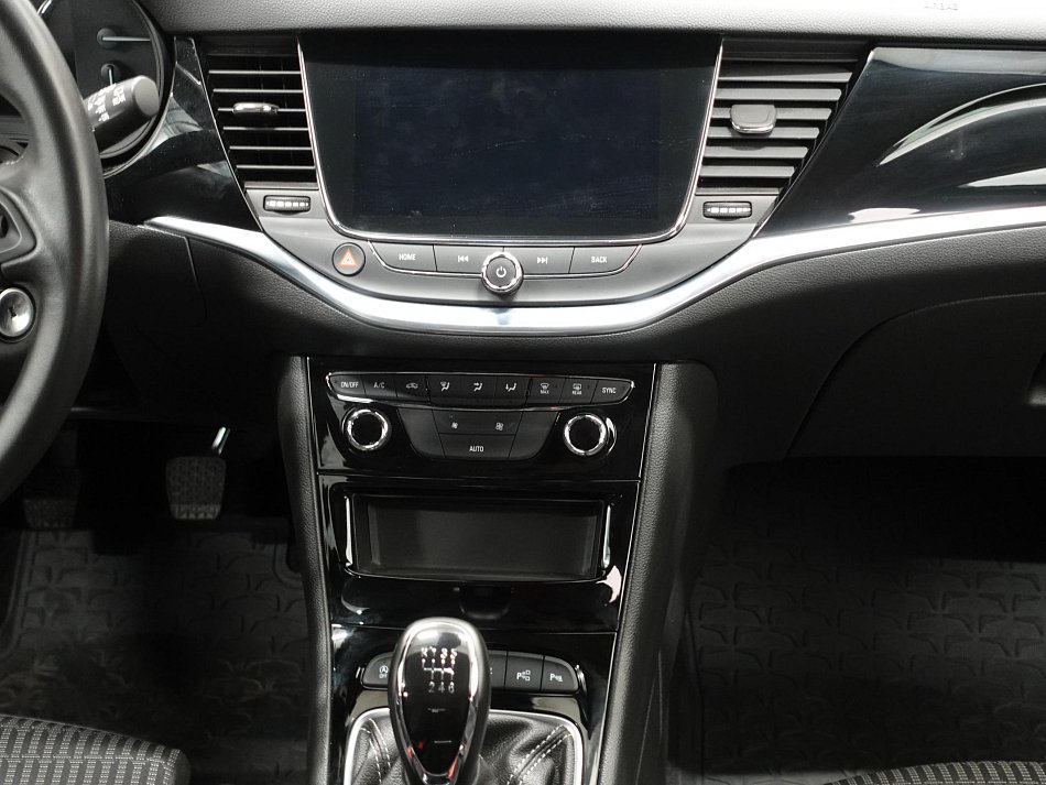 Opel Astra 1.2T 