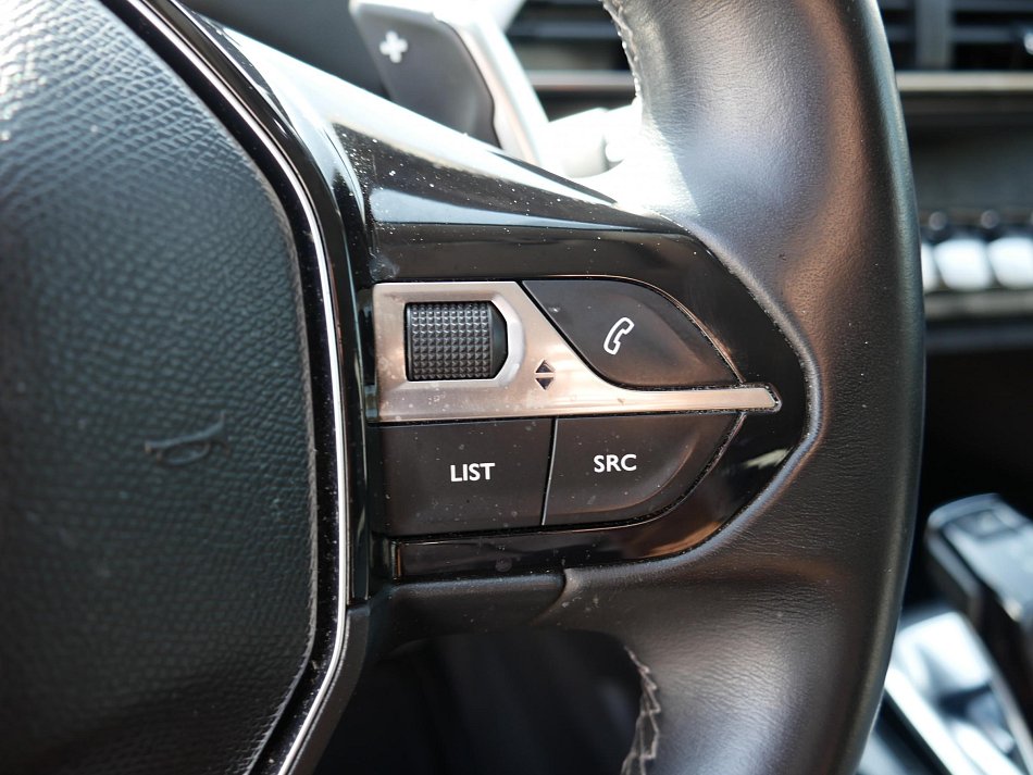 Peugeot 3008 1.2 PT Allure