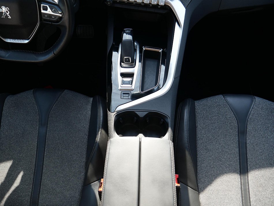 Peugeot 3008 1.2 PT Allure