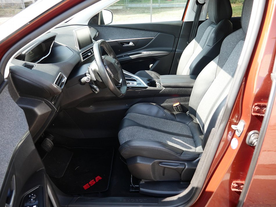 Peugeot 3008 1.2 PT Allure