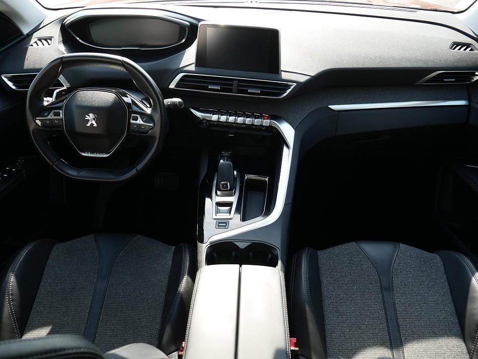 Peugeot 3008 1.2 PT Allure