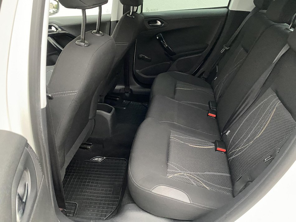 Peugeot 208 1.2 VTi 