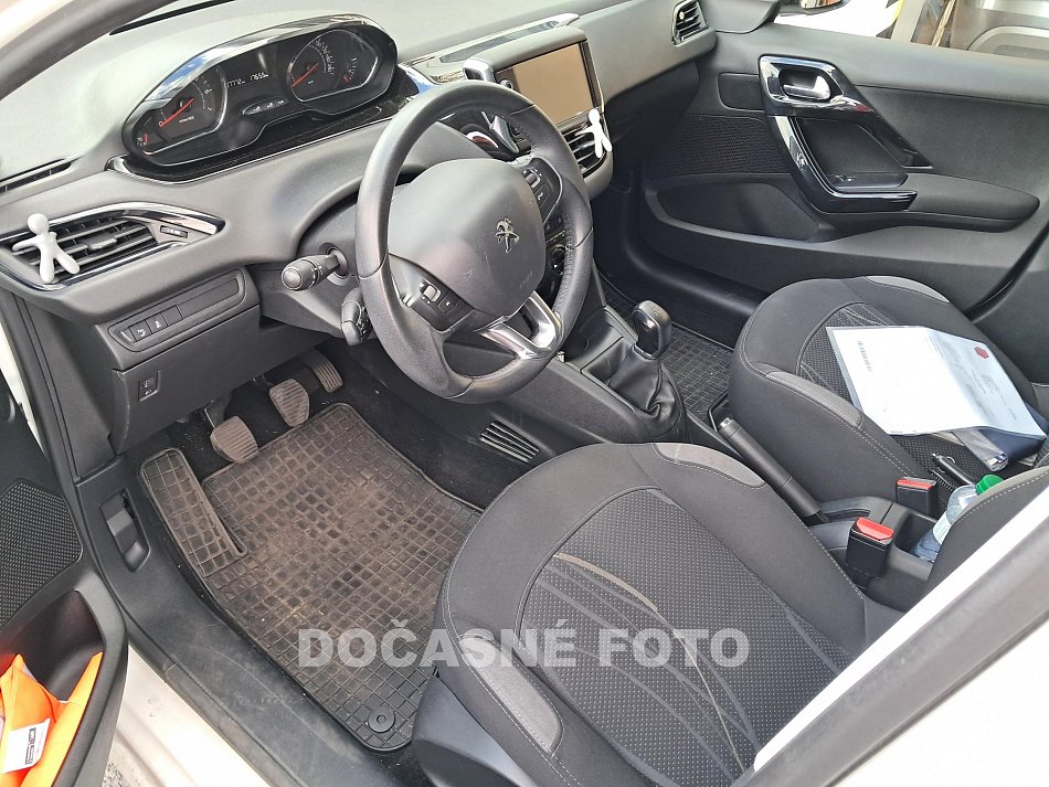 Peugeot 208 1.2pt 