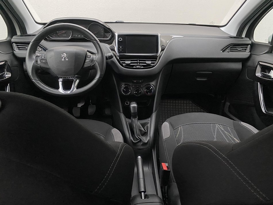 Peugeot 208 1.2 VTi 