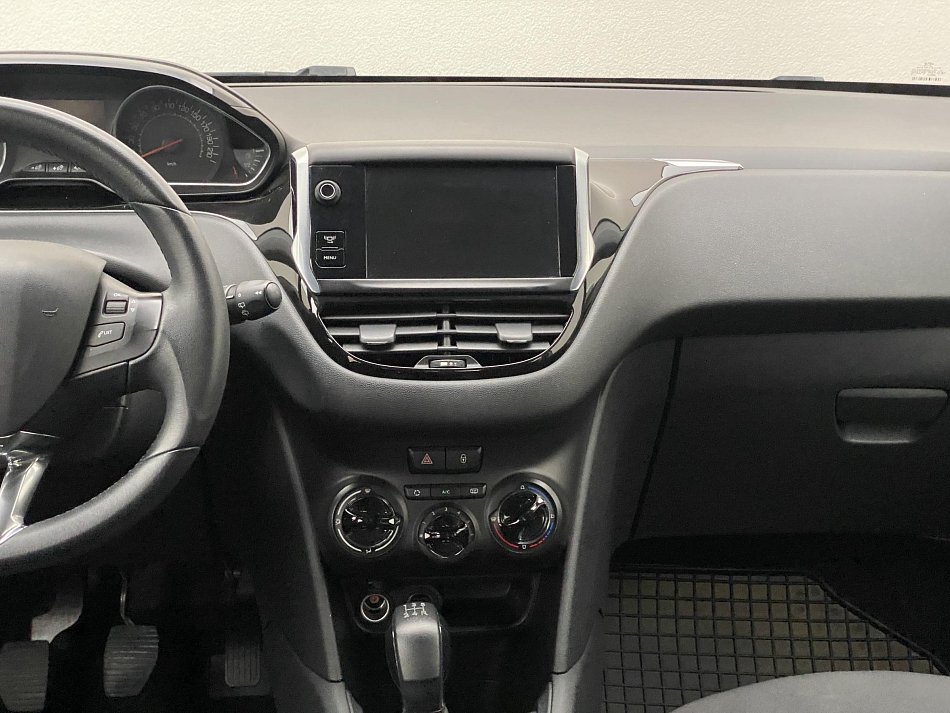 Peugeot 208 1.2 VTi 